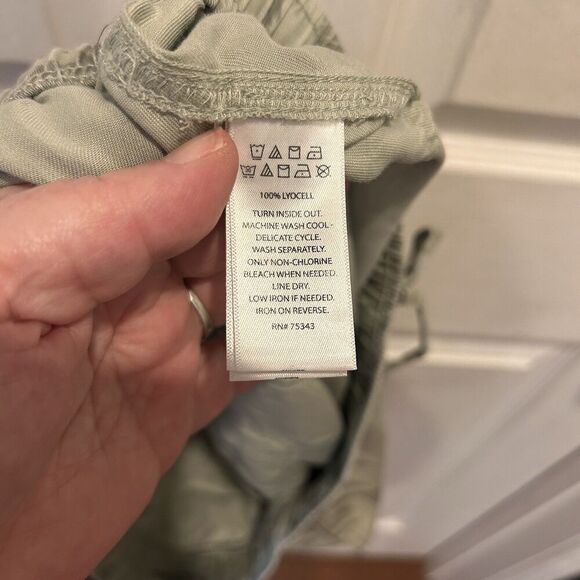 C&C California Shorts Women’s Green Leaf 100% Lyocell High Rise Pull On Large‎ - Picture 8 of 9